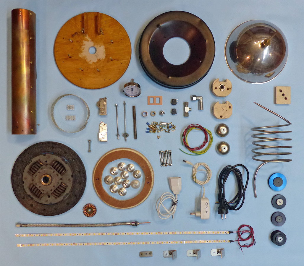 Steampunk Lamp 95 parts.jpg